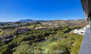 Appartement de luxe à vendre dans le prestigieux complexe de golf 5* Los Flamingos sur le New Golden Mile, Marbella - Benahavis 776123 