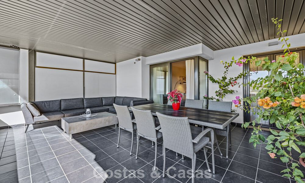 Appartement de luxe à vendre dans le prestigieux complexe de golf 5* Los Flamingos sur le New Golden Mile, Marbella - Benahavis 776127