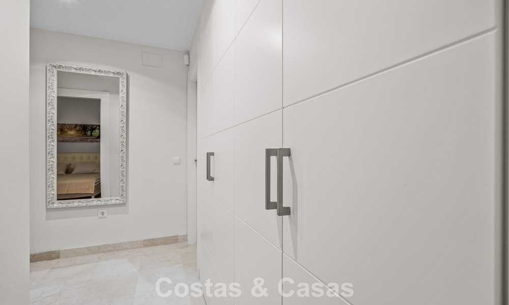 Appartement de luxe à vendre dans le prestigieux complexe de golf 5* Los Flamingos sur le New Golden Mile, Marbella - Benahavis 776133