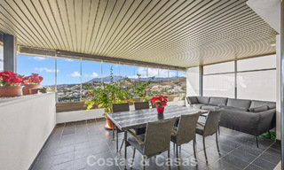 Appartement de luxe à vendre dans le prestigieux complexe de golf 5* Los Flamingos sur le New Golden Mile, Marbella - Benahavis 776135 