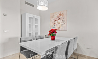 Appartement de luxe à vendre dans le prestigieux complexe de golf 5* Los Flamingos sur le New Golden Mile, Marbella - Benahavis 776140 