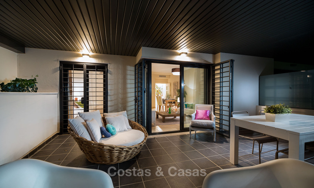 Appartements contemporains avec vue sur le golf à vendre dans un resort 5 étoiles, New Golden Mile, Marbella - Benahavís 807027