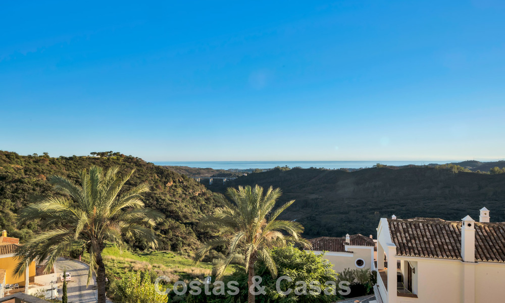 Maison avec vue sur la mer à vendre, dans une communauté calme et fermée dans les collines de Benahavis - Marbella 776233