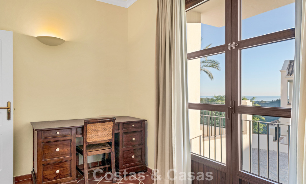 Maison avec vue sur la mer à vendre, dans une communauté calme et fermée dans les collines de Benahavis - Marbella 776253