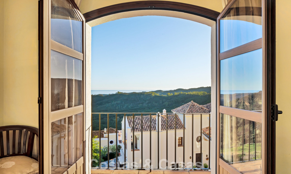 Maison avec vue sur la mer à vendre, dans une communauté calme et fermée dans les collines de Benahavis - Marbella 776256