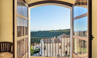 Maison avec vue sur la mer à vendre, dans une communauté calme et fermée dans les collines de Benahavis - Marbella 776256 