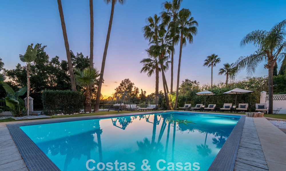 Villa de luxe prête à emménager avec un style méditerranéen moderne à vendre dans la vallée du golf de Nueva Andalucia, Marbella 776259