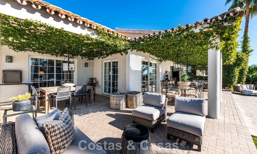 Villa de luxe prête à emménager avec un style méditerranéen moderne à vendre dans la vallée du golf de Nueva Andalucia, Marbella 776277