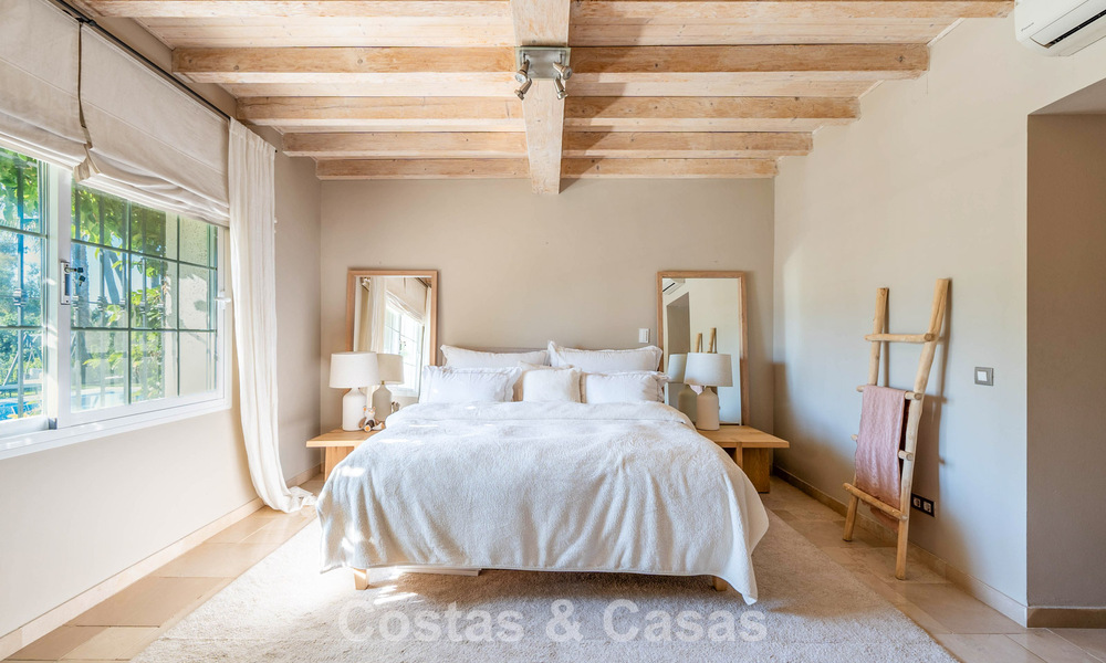 Villa de luxe prête à emménager avec un style méditerranéen moderne à vendre dans la vallée du golf de Nueva Andalucia, Marbella 776289