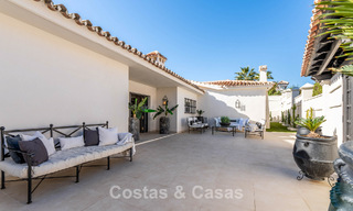 Villa de luxe prête à emménager avec un style méditerranéen moderne à vendre dans la vallée du golf de Nueva Andalucia, Marbella 776290 
