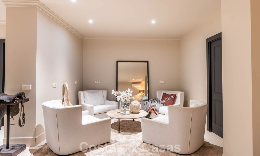 Villa de luxe prête à emménager avec un style méditerranéen moderne à vendre dans la vallée du golf de Nueva Andalucia, Marbella 776297