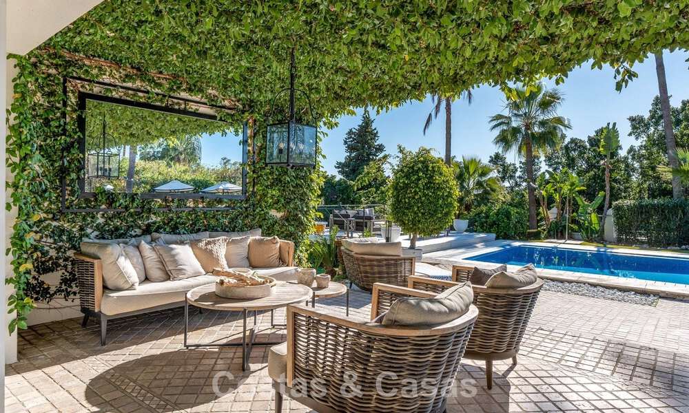 Villa de luxe prête à emménager avec un style méditerranéen moderne à vendre dans la vallée du golf de Nueva Andalucia, Marbella 776304