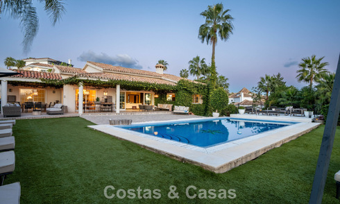 Villa de luxe prête à emménager avec un style méditerranéen moderne à vendre dans la vallée du golf de Nueva Andalucia, Marbella 776305