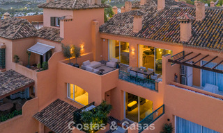 Penthouse en duplex rénové à vendre, à distance de marche des commodités dans la vallée du golf de Nueva Andalucia, Marbella 793356 