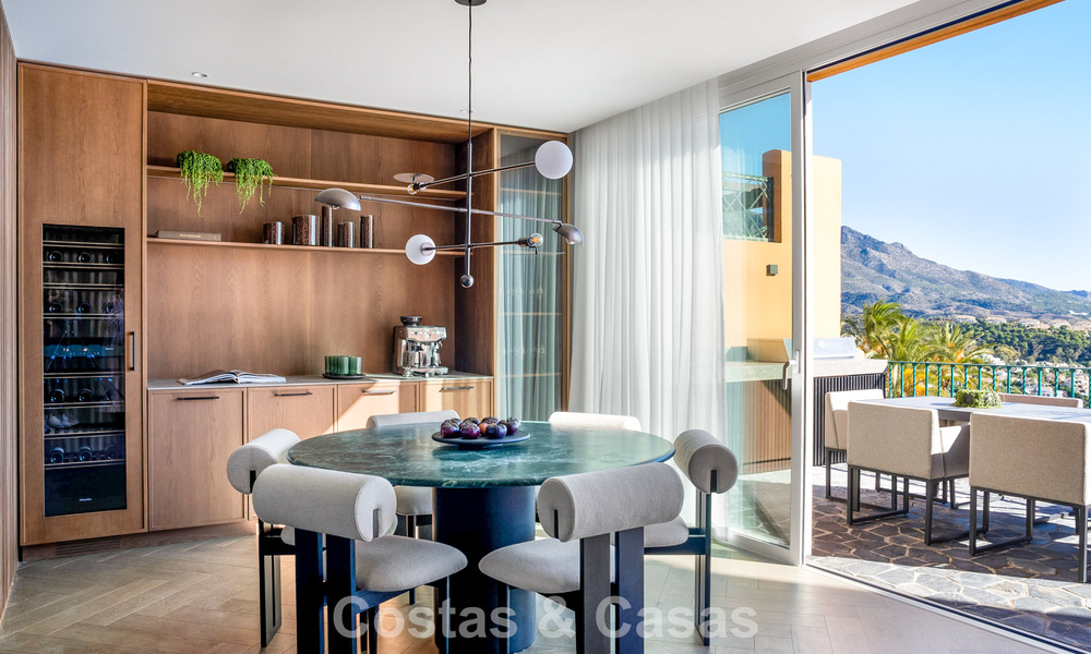 Penthouse en duplex rénové à vendre, à distance de marche des commodités dans la vallée du golf de Nueva Andalucia, Marbella 793365