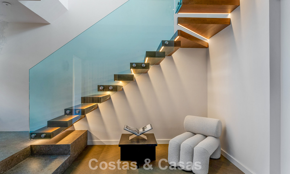 Penthouse en duplex rénové à vendre, à distance de marche des commodités dans la vallée du golf de Nueva Andalucia, Marbella 793377