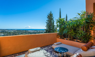 Penthouse en duplex rénové à vendre, à distance de marche des commodités dans la vallée du golf de Nueva Andalucia, Marbella 793382 
