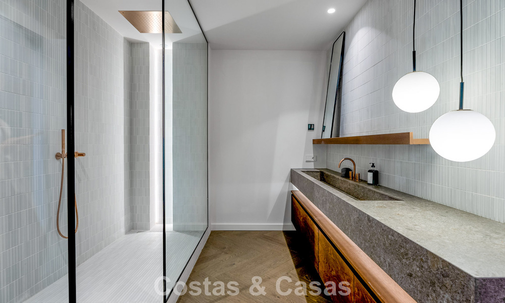 Penthouse en duplex rénové à vendre, à distance de marche des commodités dans la vallée du golf de Nueva Andalucia, Marbella 793385