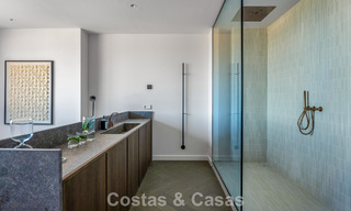 Penthouse en duplex rénové à vendre, à distance de marche des commodités dans la vallée du golf de Nueva Andalucia, Marbella 793388 