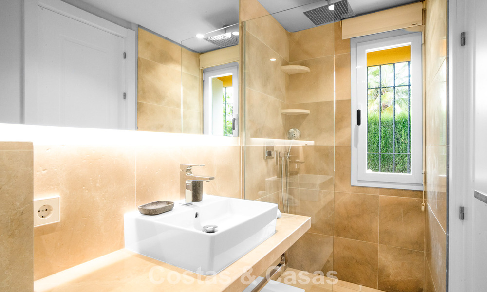 Maison à vendre à quelques mètres de la plage sur le Golden Mile de Marbella 776475