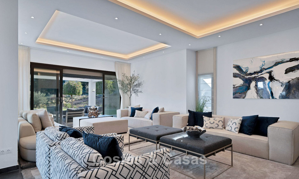 Luxueuse villa de style méditerranéen à vendre dans une communauté fermée entourée de nature à Marbella - Benahavis 776500