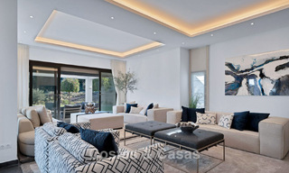 Luxueuse villa de style méditerranéen à vendre dans une communauté fermée entourée de nature à Marbella - Benahavis 776500 