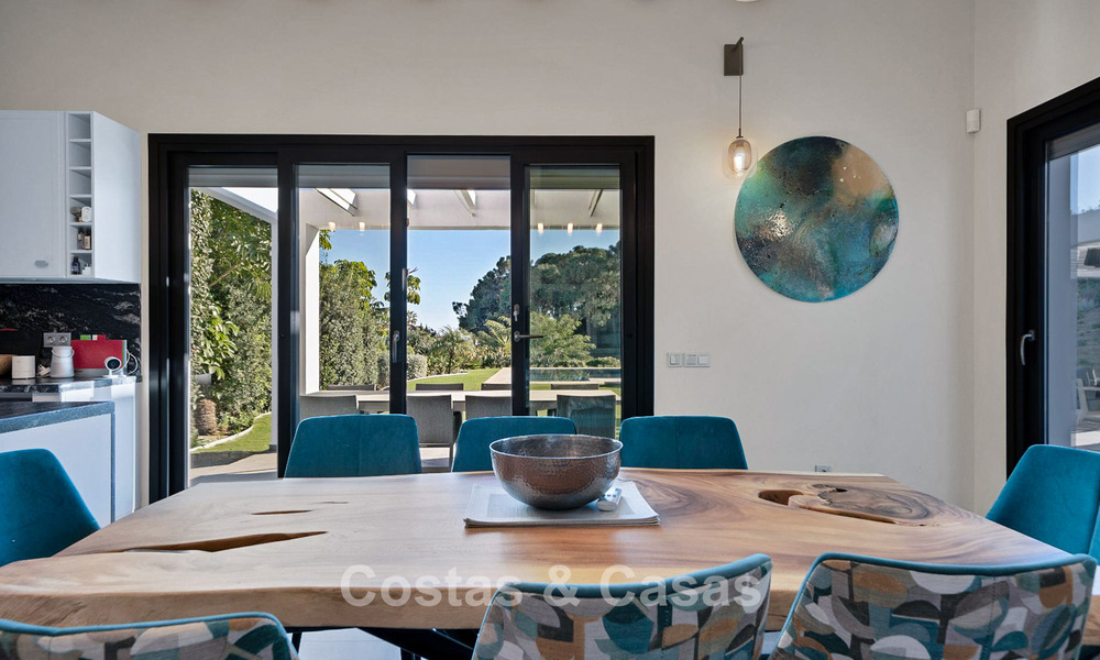 Luxueuse villa de style méditerranéen à vendre dans une communauté fermée entourée de nature à Marbella - Benahavis 776502