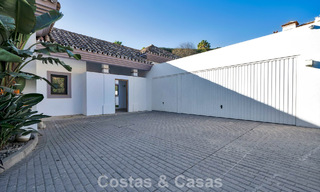 Luxueuse villa de style méditerranéen à vendre dans une communauté fermée entourée de nature à Marbella - Benahavis 776507 