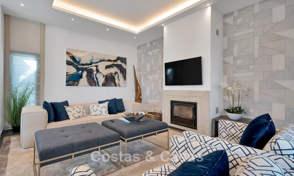 Luxueuse villa de style méditerranéen à vendre dans une communauté fermée entourée de nature à Marbella - Benahavis 776518