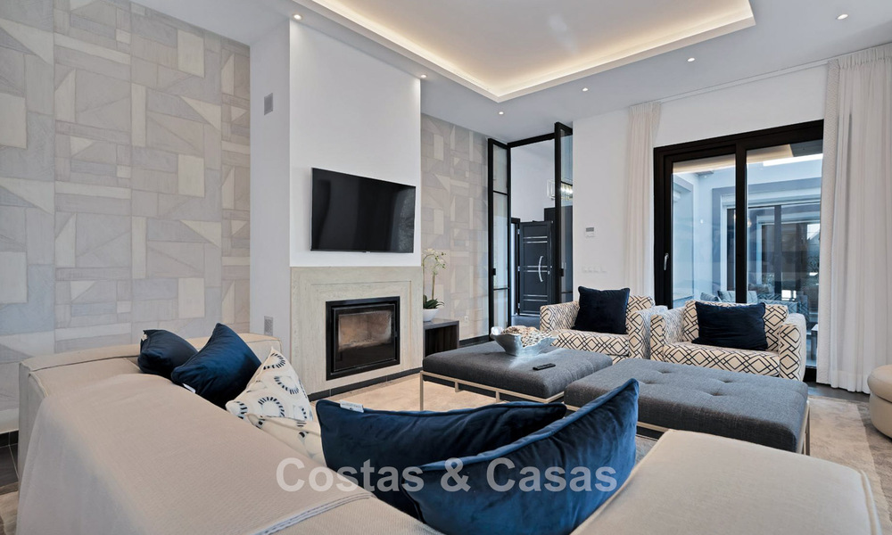 Luxueuse villa de style méditerranéen à vendre dans une communauté fermée entourée de nature à Marbella - Benahavis 776537
