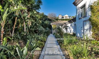 Luxueuse villa de style méditerranéen à vendre dans une communauté fermée entourée de nature à Marbella - Benahavis 776540 
