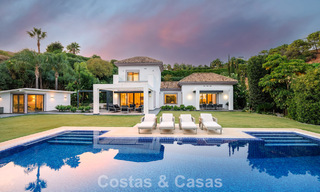 Luxueuse villa de style méditerranéen à vendre dans une communauté fermée entourée de nature à Marbella - Benahavis 805691 
