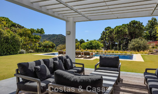 Luxueuse villa de style méditerranéen à vendre dans une communauté fermée entourée de nature à Marbella - Benahavis 805695 