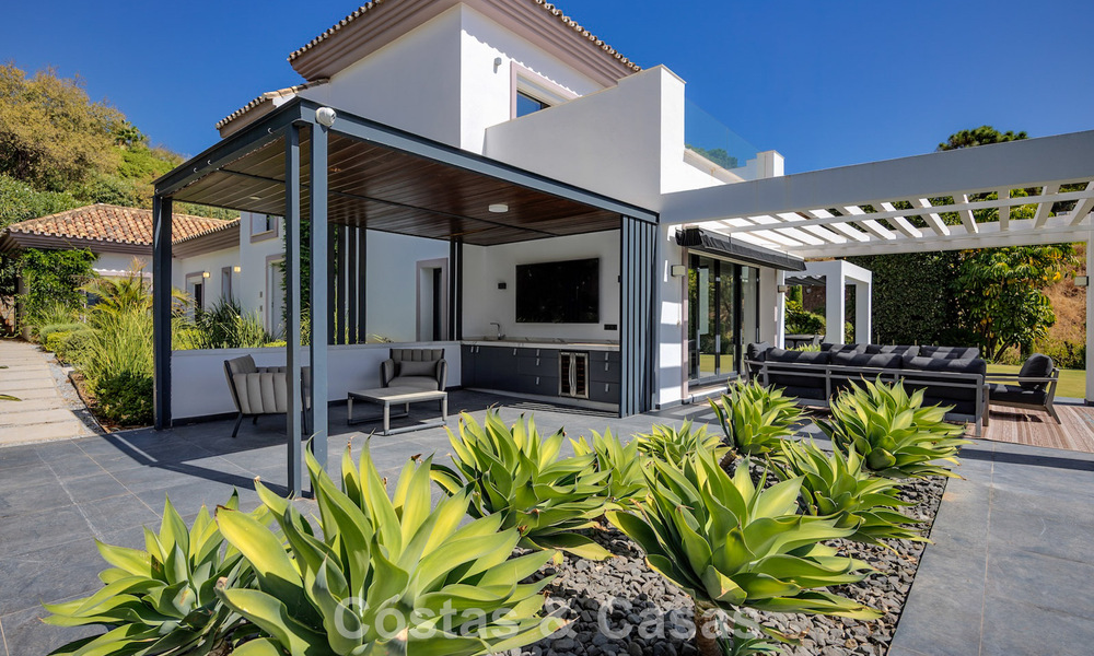 Luxueuse villa de style méditerranéen à vendre dans une communauté fermée entourée de nature à Marbella - Benahavis 805699