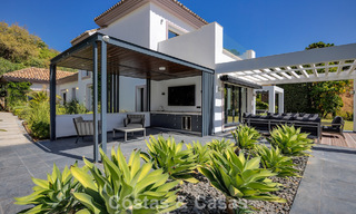 Luxueuse villa de style méditerranéen à vendre dans une communauté fermée entourée de nature à Marbella - Benahavis 805699 