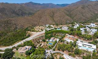 Luxueuse villa de style méditerranéen à vendre dans une communauté fermée entourée de nature à Marbella - Benahavis 805706 