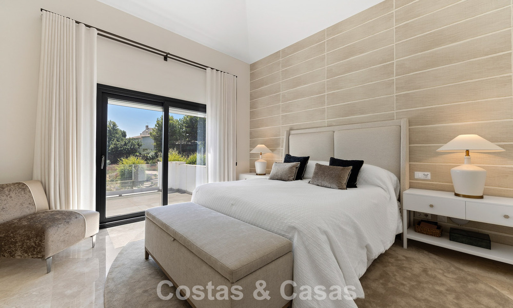 Luxueuse villa de style méditerranéen à vendre dans une communauté fermée entourée de nature à Marbella - Benahavis 805730