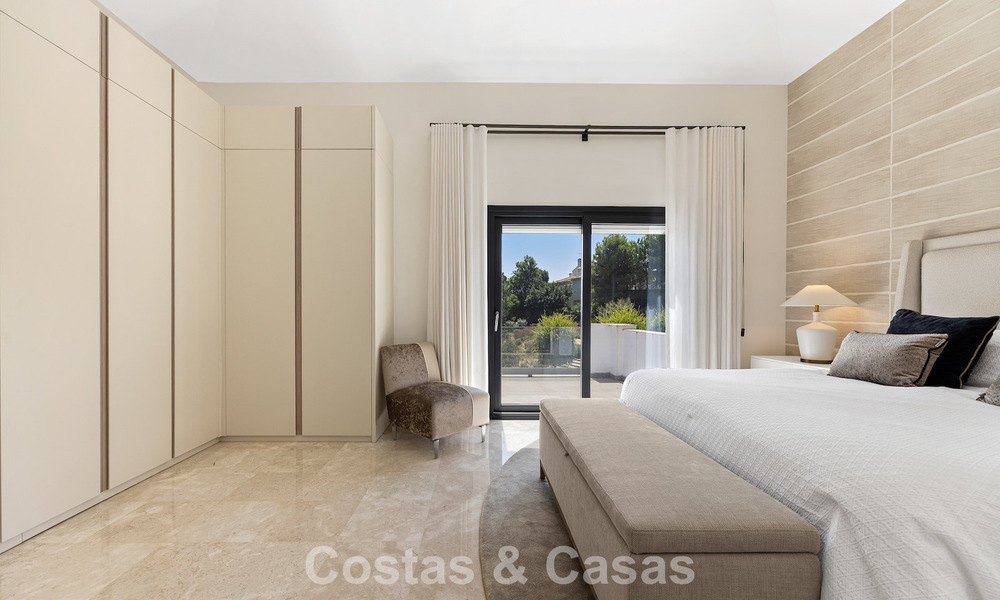 Luxueuse villa de style méditerranéen à vendre dans une communauté fermée entourée de nature à Marbella - Benahavis 805731