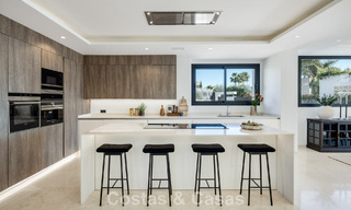Villa de luxe contemporaine à vendre, dans un quartier résidentiel exclusif et fermé sur le prestigieux Golden Mile de Marbella 776674 