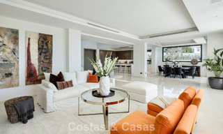 Villa de luxe contemporaine à vendre, dans un quartier résidentiel exclusif et fermé sur le prestigieux Golden Mile de Marbella 776675 