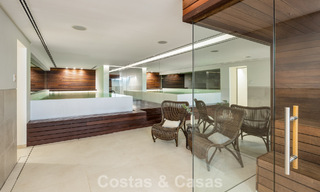 Villa de luxe contemporaine à vendre, dans un quartier résidentiel exclusif et fermé sur le prestigieux Golden Mile de Marbella 776677 