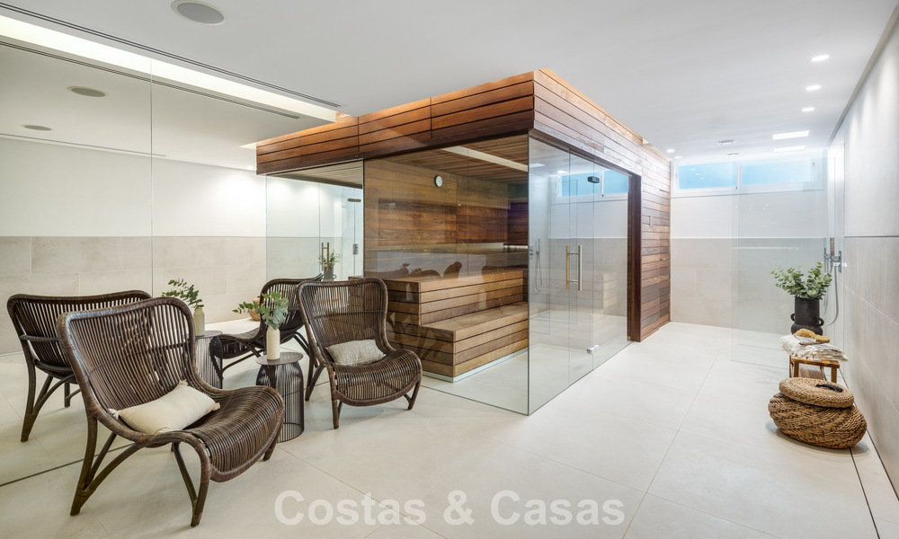 Villa de luxe contemporaine à vendre, dans un quartier résidentiel exclusif et fermé sur le prestigieux Golden Mile de Marbella 776678