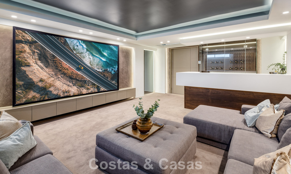 Villa de luxe contemporaine à vendre, dans un quartier résidentiel exclusif et fermé sur le prestigieux Golden Mile de Marbella 776681