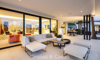 Villa de luxe contemporaine à vendre, dans un quartier résidentiel exclusif et fermé sur le prestigieux Golden Mile de Marbella 776684 