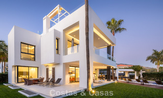 Villa de luxe contemporaine à vendre, dans un quartier résidentiel exclusif et fermé sur le prestigieux Golden Mile de Marbella 776685 