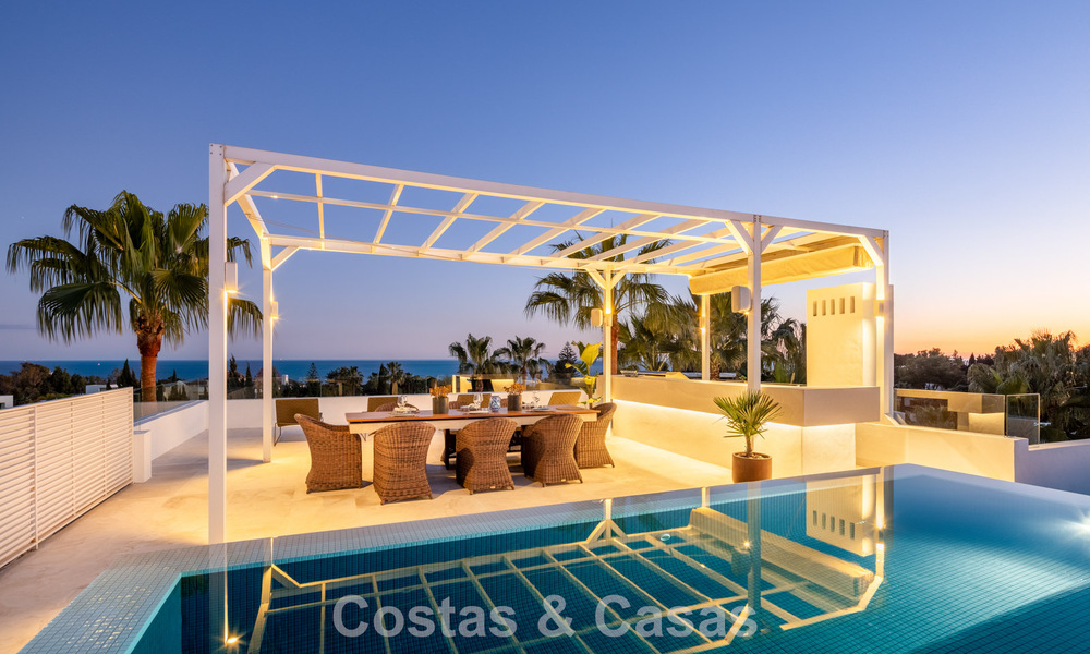 Villa de luxe contemporaine à vendre, dans un quartier résidentiel exclusif et fermé sur le prestigieux Golden Mile de Marbella 776687