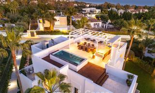 Villa de luxe contemporaine à vendre, dans un quartier résidentiel exclusif et fermé sur le prestigieux Golden Mile de Marbella 776690 