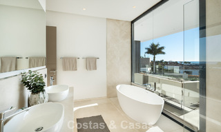 Villa de luxe contemporaine à vendre, dans un quartier résidentiel exclusif et fermé sur le prestigieux Golden Mile de Marbella 776694 