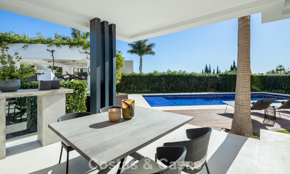 Villa de luxe contemporaine à vendre, dans un quartier résidentiel exclusif et fermé sur le prestigieux Golden Mile de Marbella 776702