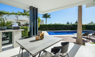 Villa de luxe contemporaine à vendre, dans un quartier résidentiel exclusif et fermé sur le prestigieux Golden Mile de Marbella 776702 